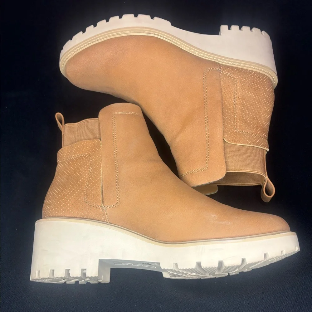 Tan Platform Ankle Boots - Picture 7 of 9
